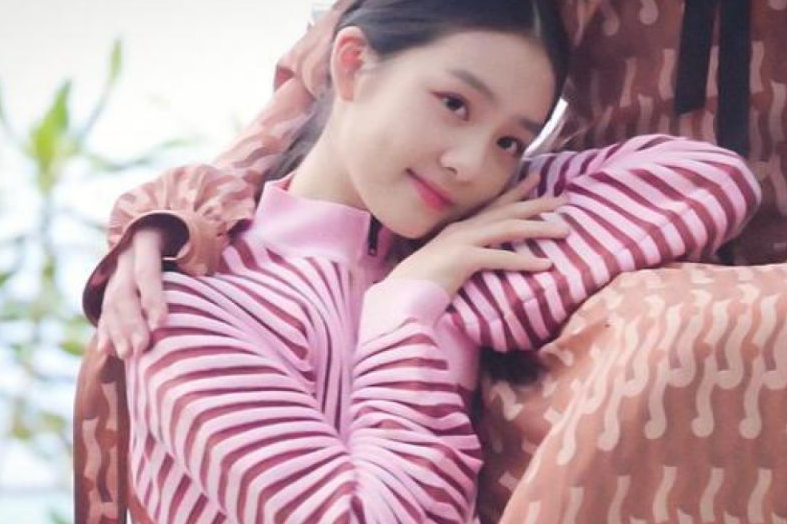 15岁黄多多长势喜人,从小被夸到大,黄磊开明式教育功不可没