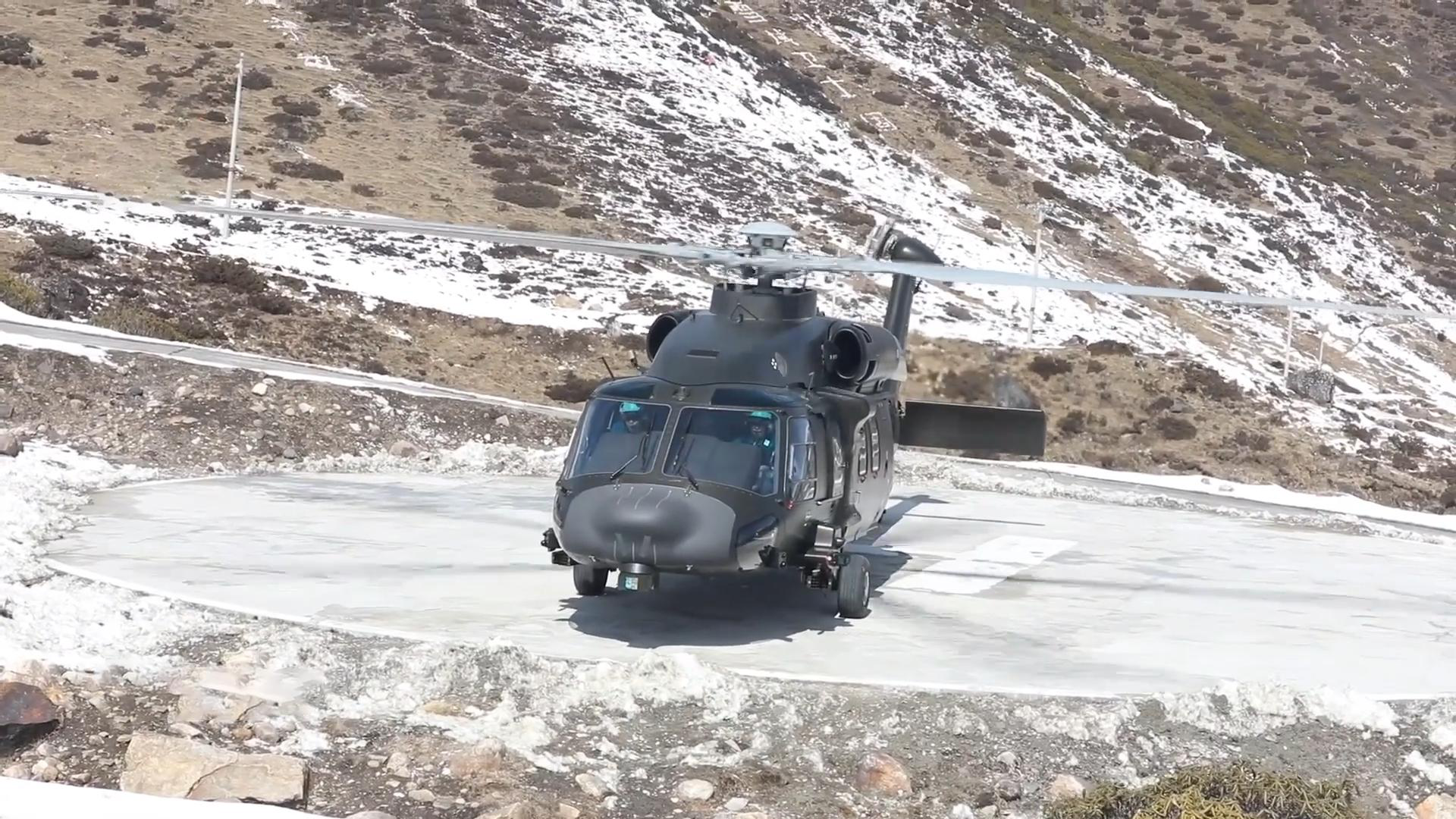 直20高原复杂地域飞行训练!