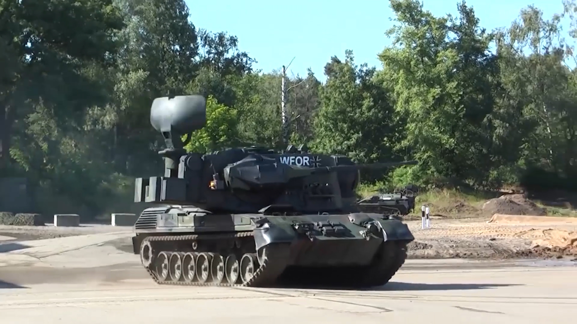 性能最优越的高射炮之一,"猎豹"35毫米双管自行高射炮