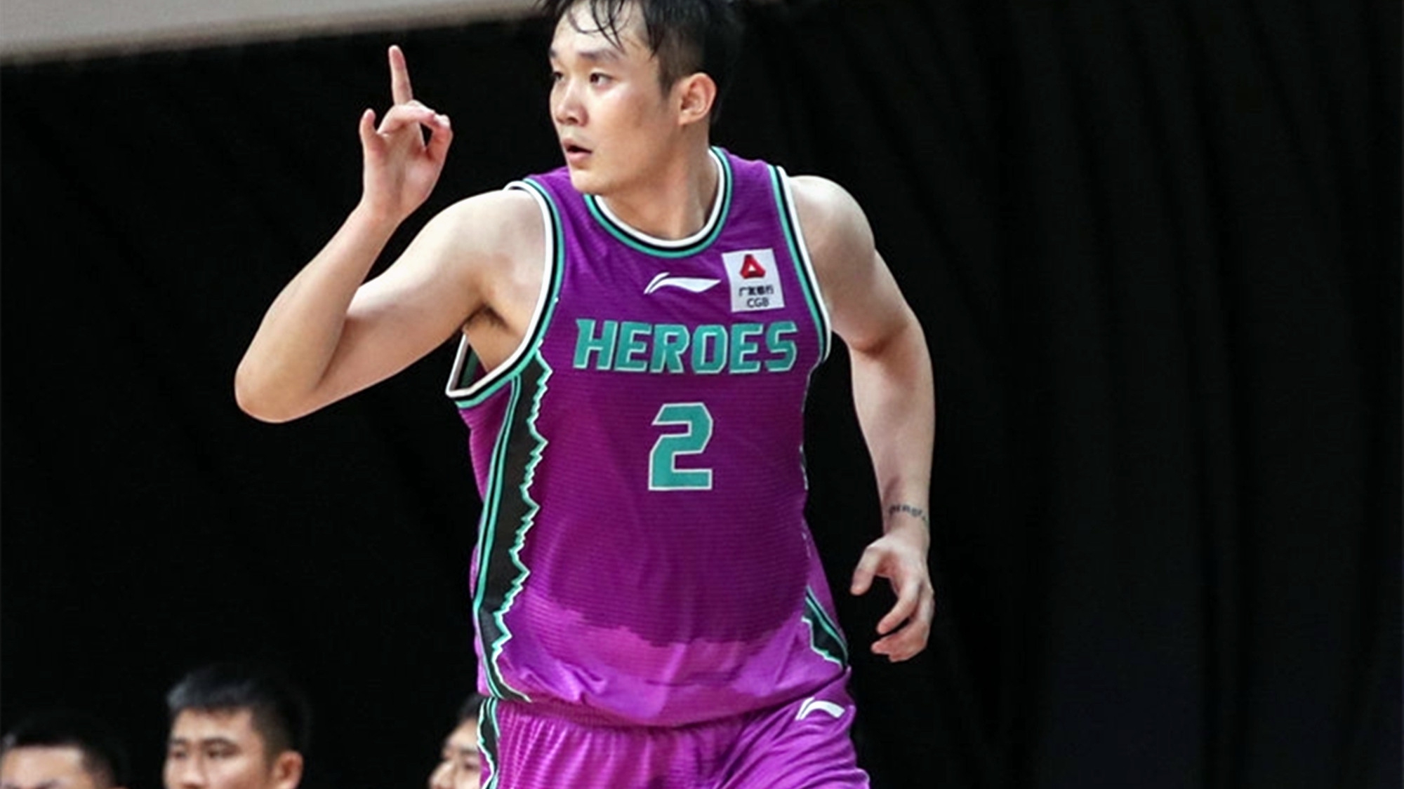 丁彦雨航对阵天津23分集锦三次华丽突破梦回巅峰