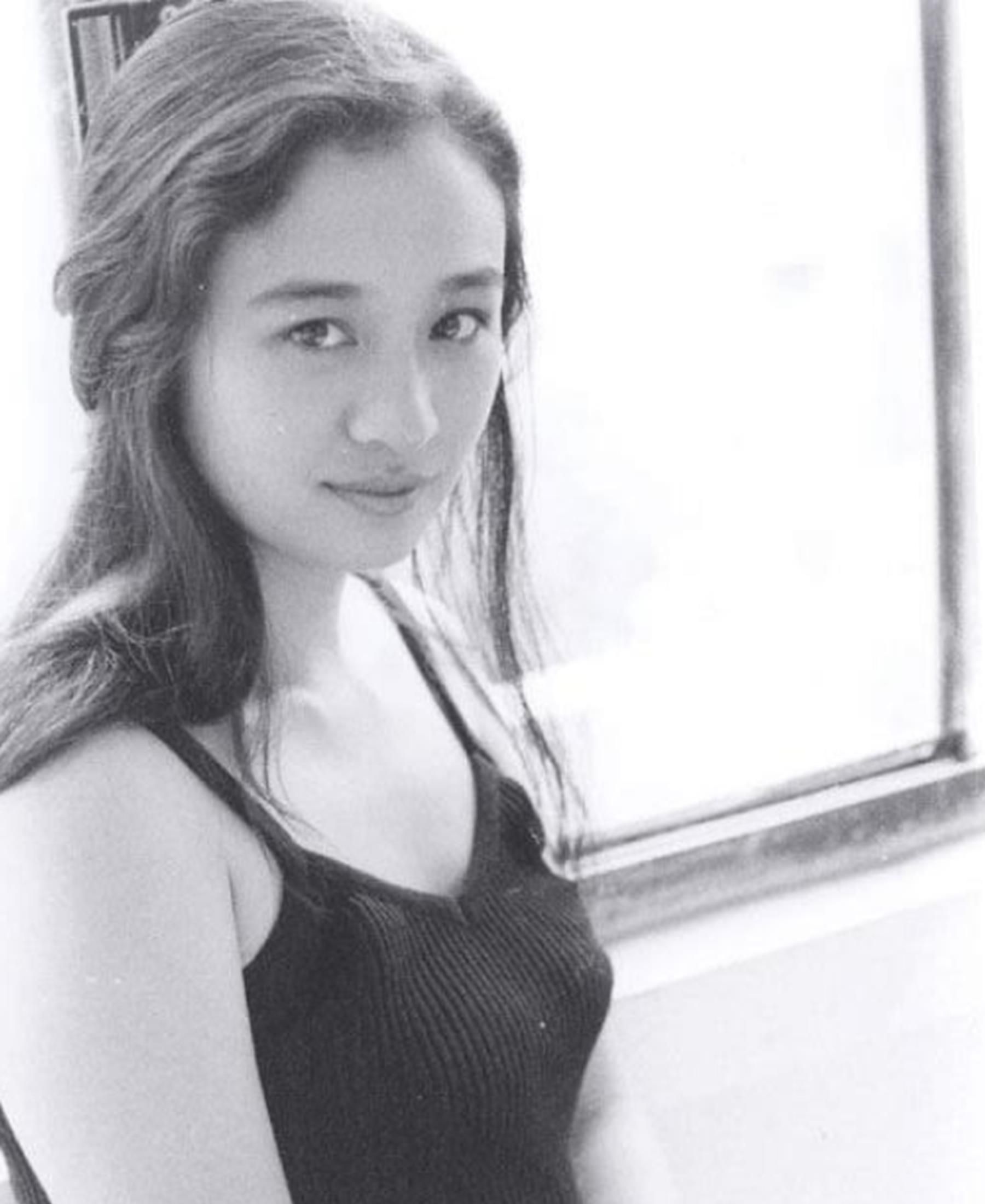 中戏"五金花"之首伍宇娟:34年前"一脱成名",今56岁气质依旧__财经头条