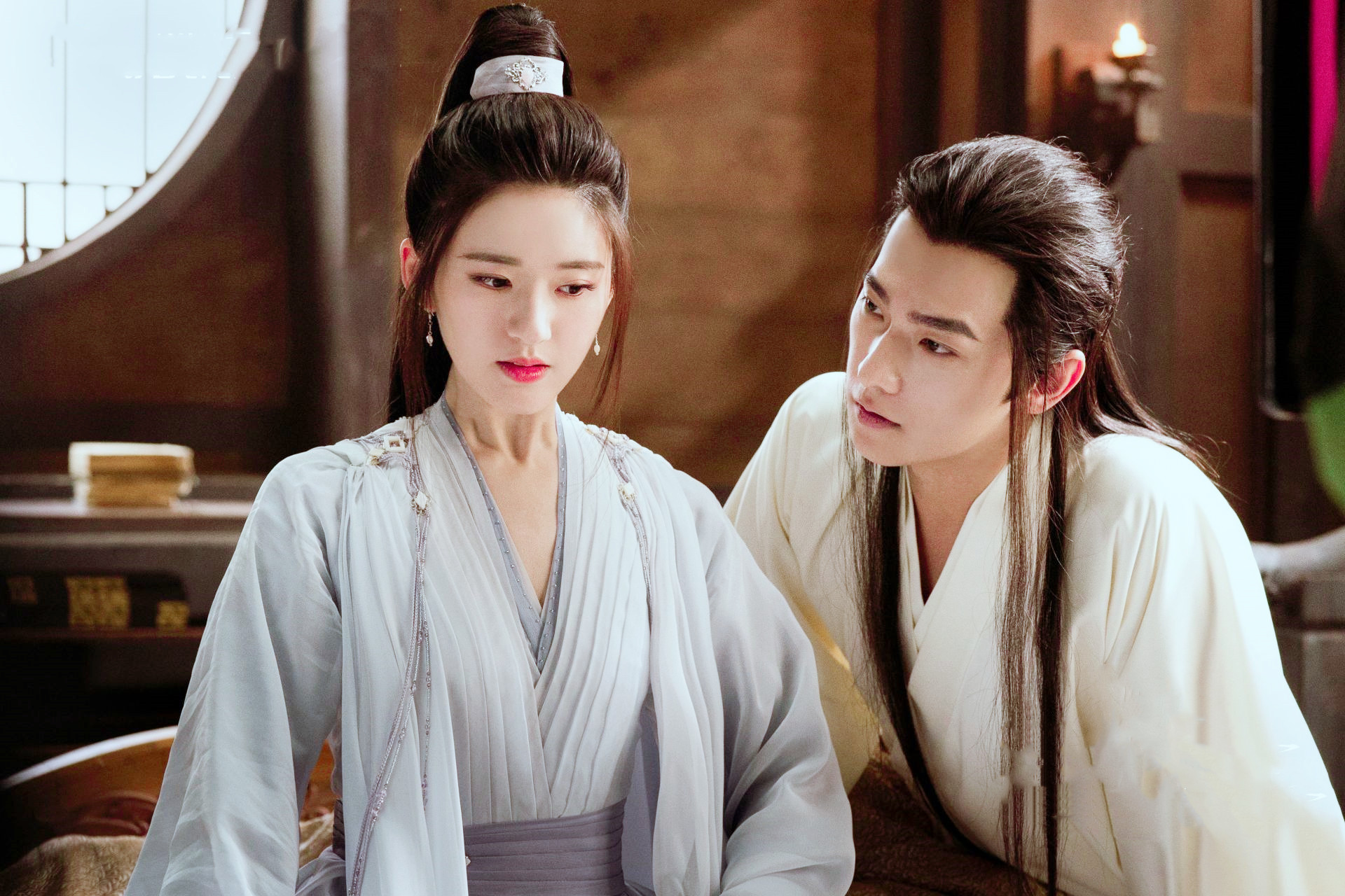 且试天下杨洋赵露思携手演绎古偶制作满分表演被吐槽