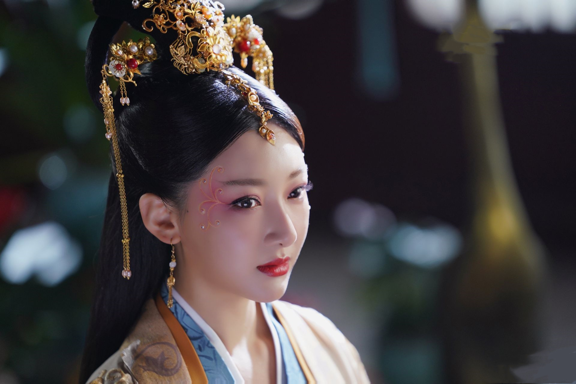 纸画皮美女云集氛围感十足迟帅挑战反派角色