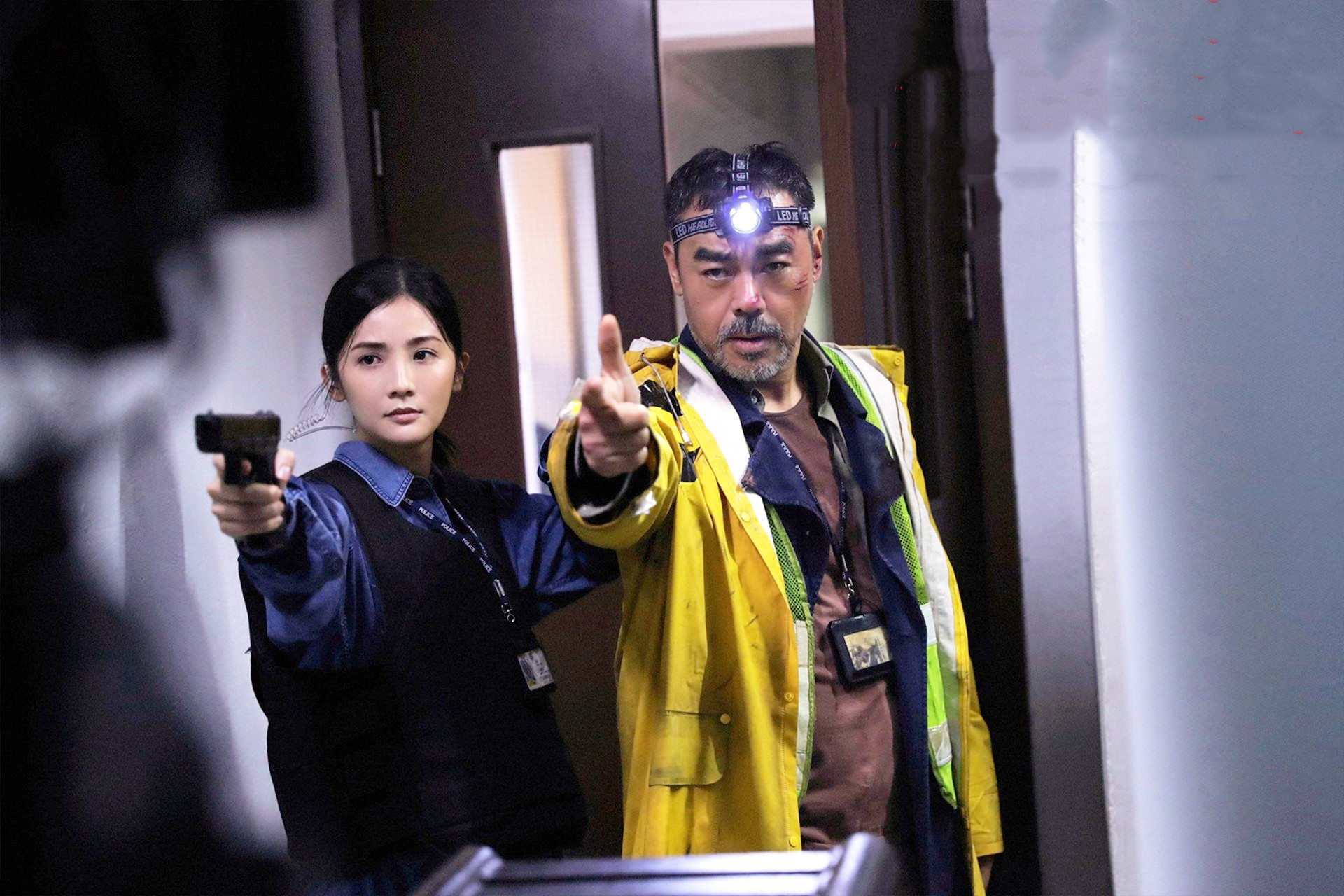 《神探大战》:氛围感十足的悬疑片,刘青云宝刀未老演技封神休闲区蓝鸢梦想 - Www.slyday.coM 《神探大战》:氛围感十足的悬疑片,刘青云宝刀未老演技封神休闲区蓝鸢梦想 - Www.slyday.coM