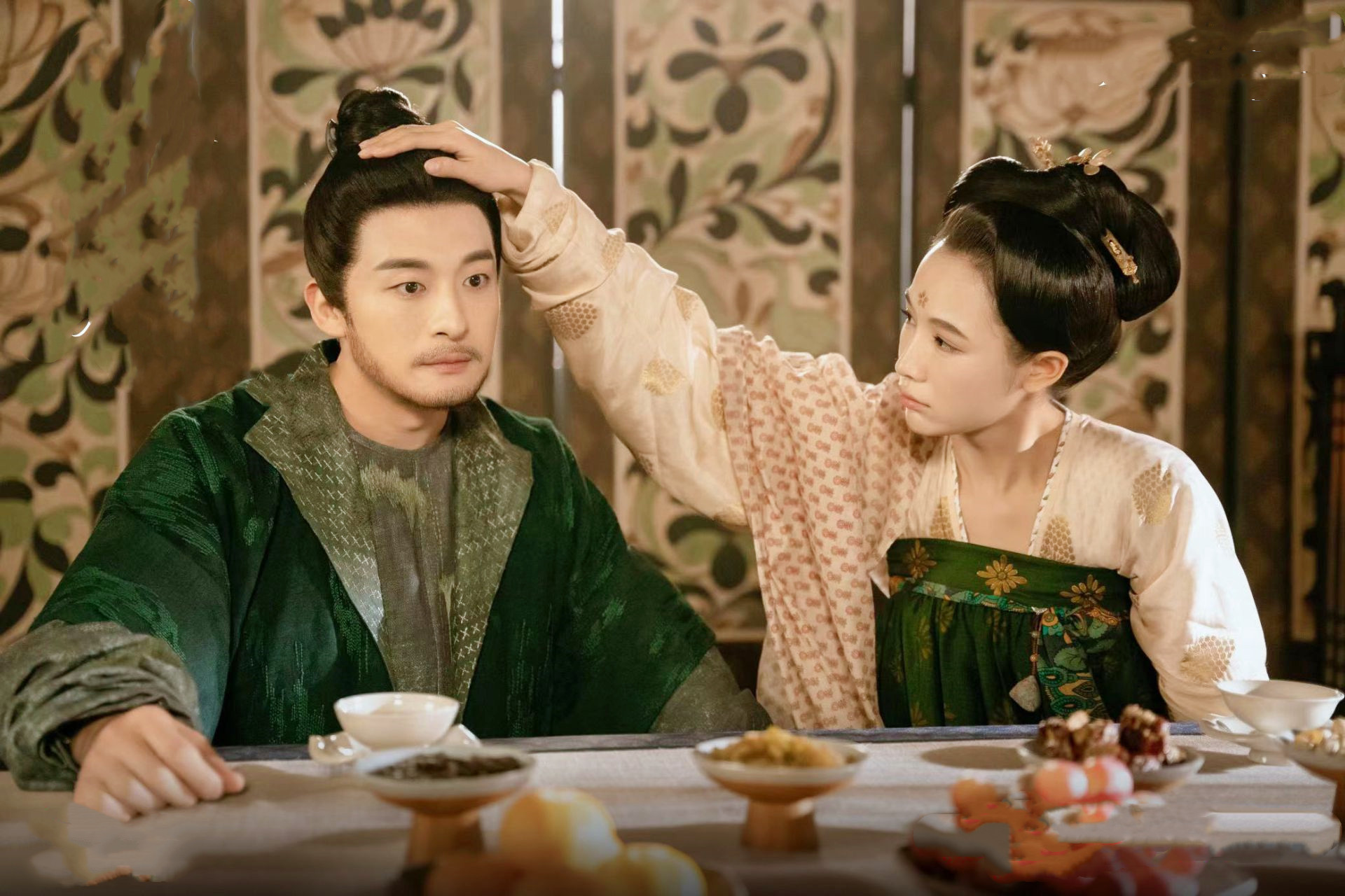 《微雨燕双飞》:又一部反套路的双女主剧,姐妹情深却不同命|姐妹情深|陈文德|微雨燕双飞_新浪新闻