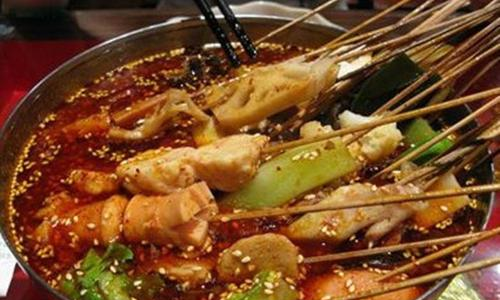 吃麻辣烫时，“聪明人”专挑这4样菜下手，老板看着就心疼！