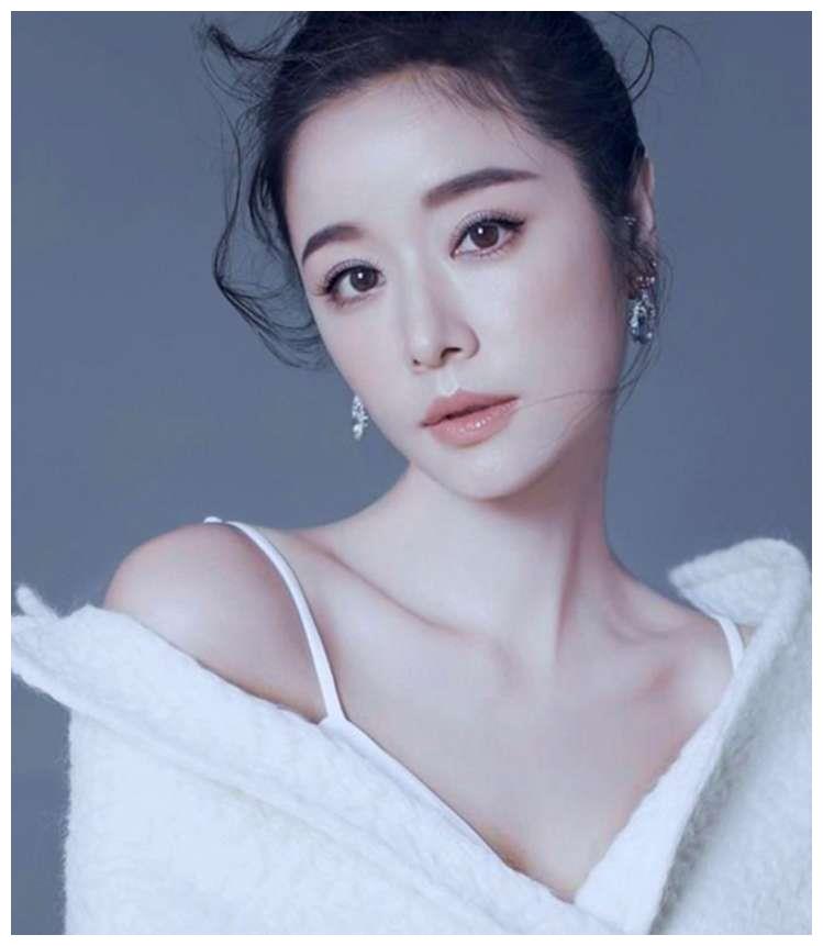 林心如年轻时无人主动追求?当十八岁青涩照被晒出后,这怎么敢追