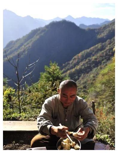 终南山隐士6千人,吃饭是大问题|终南山|隐士|修行者_新浪新闻