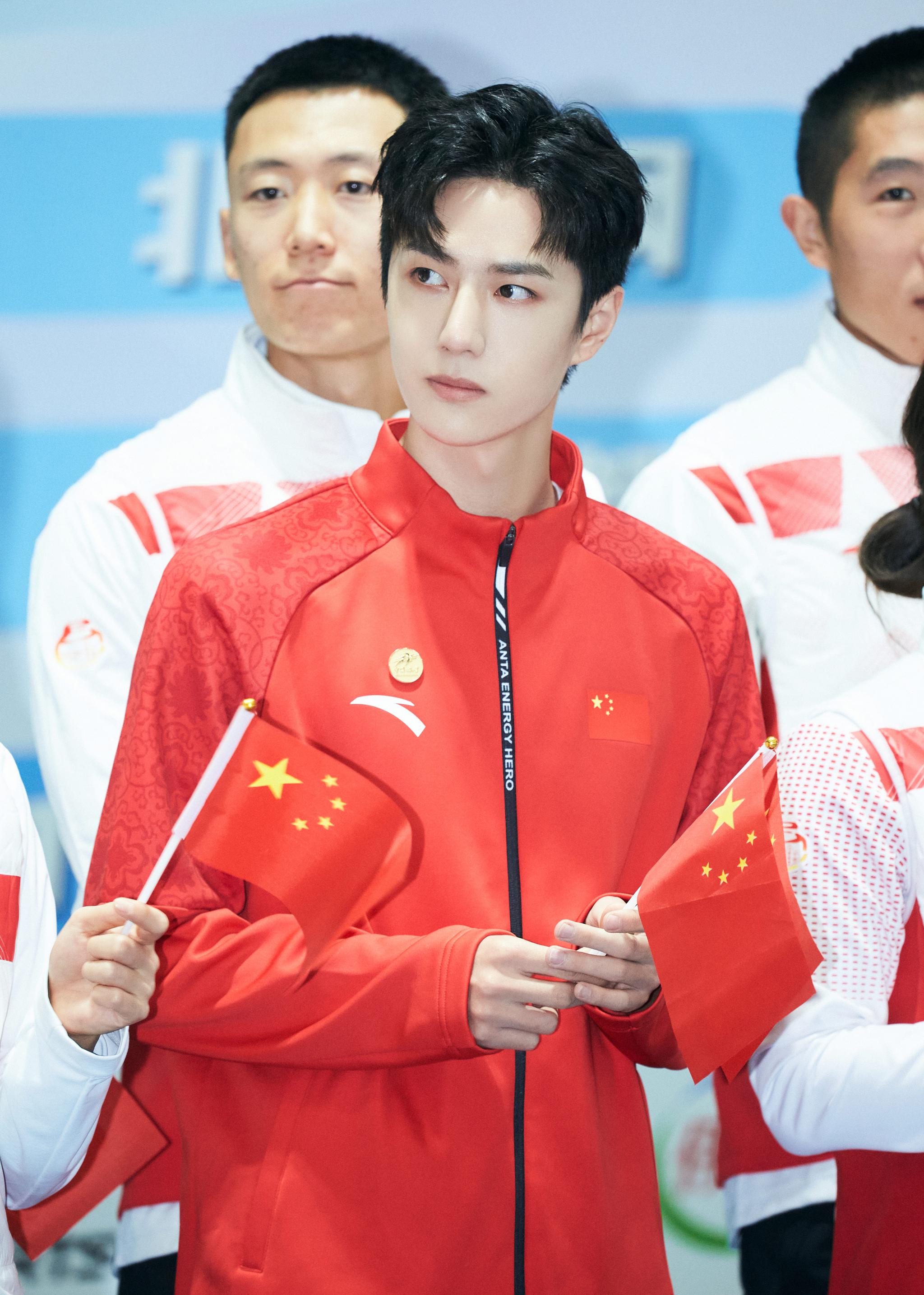 王一博 为冬奥会宣传_高清图集_新浪网