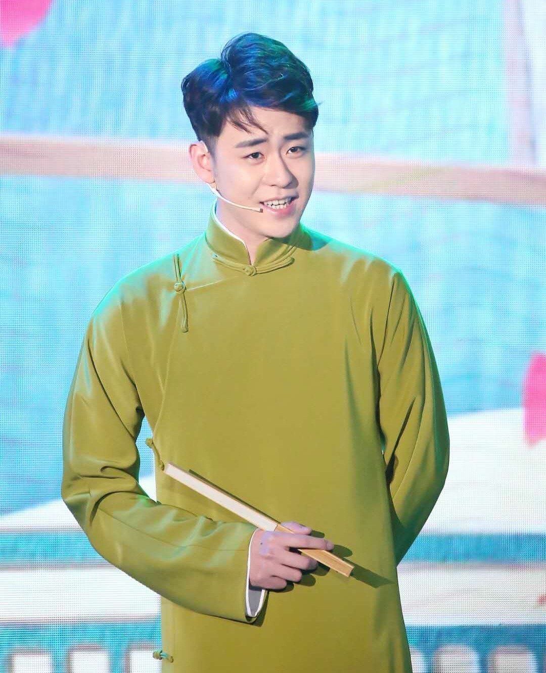 张云雷,长衫拂扇公子儒_高清图集_新浪网