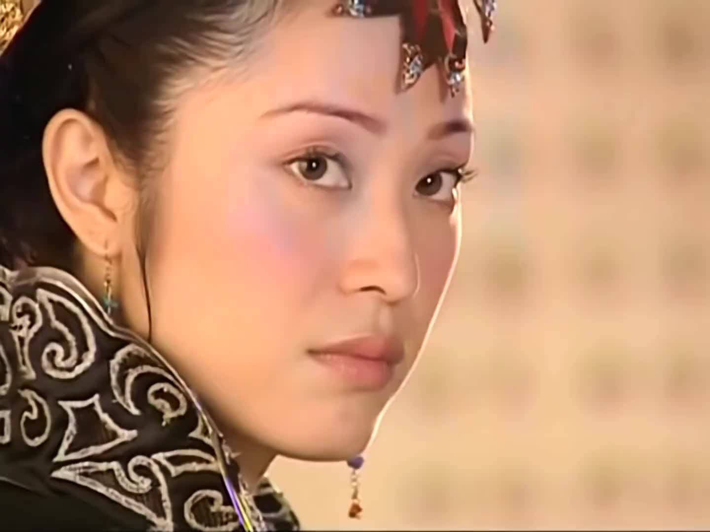 灵镜传奇尹天雪失踪已久如今再次现身尹天奇回忆起了往事