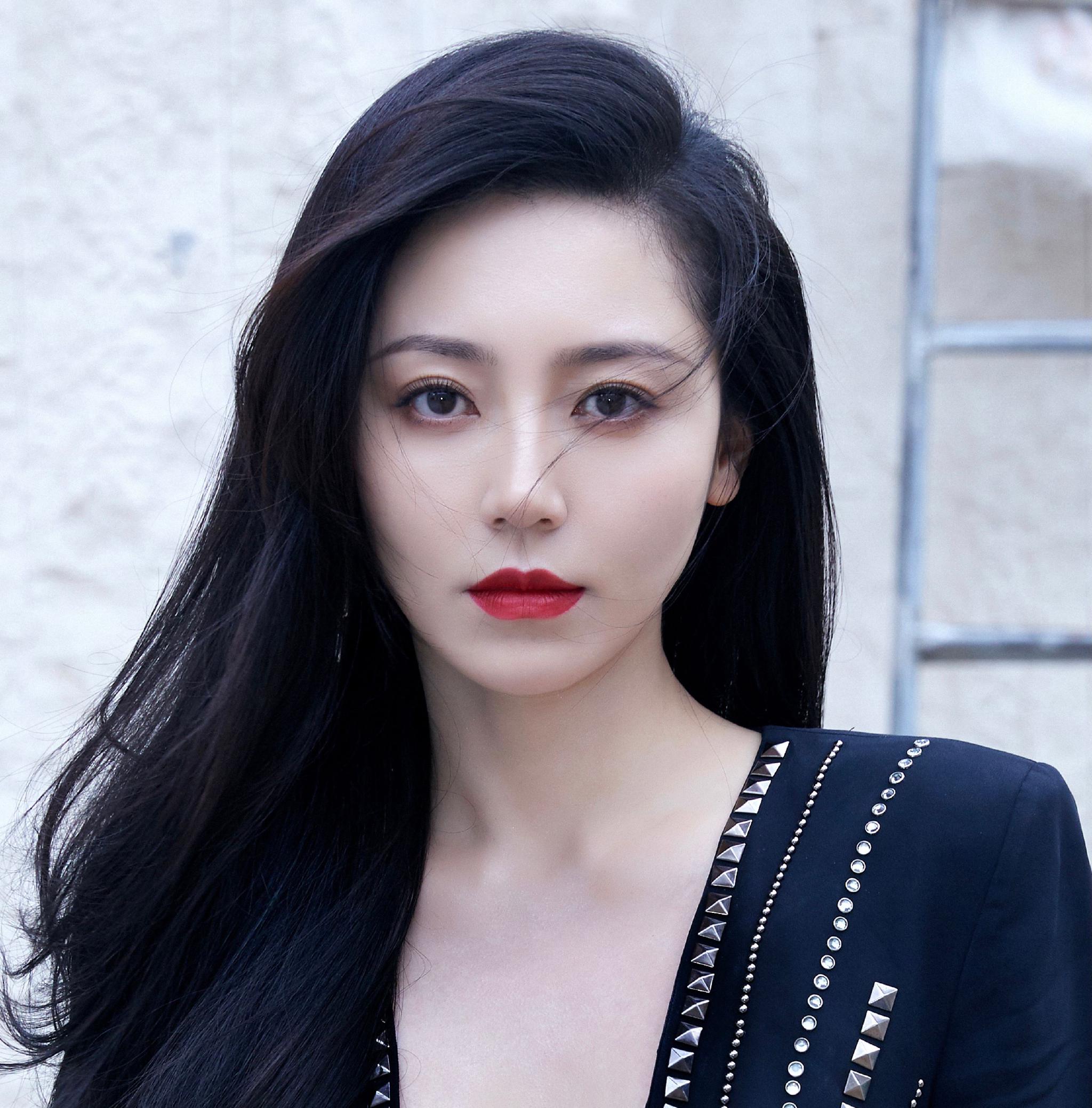 黄梦莹首部女主戏定档,出演四大丑女钟无艳,颜值太高缺乏说服力休闲区蓝鸢梦想 - Www.slyday.coM 黄梦莹首部女主戏定档,出演四大丑女钟无艳,颜值太高缺乏说服力休闲区蓝鸢梦想 - Www.slyday.coM