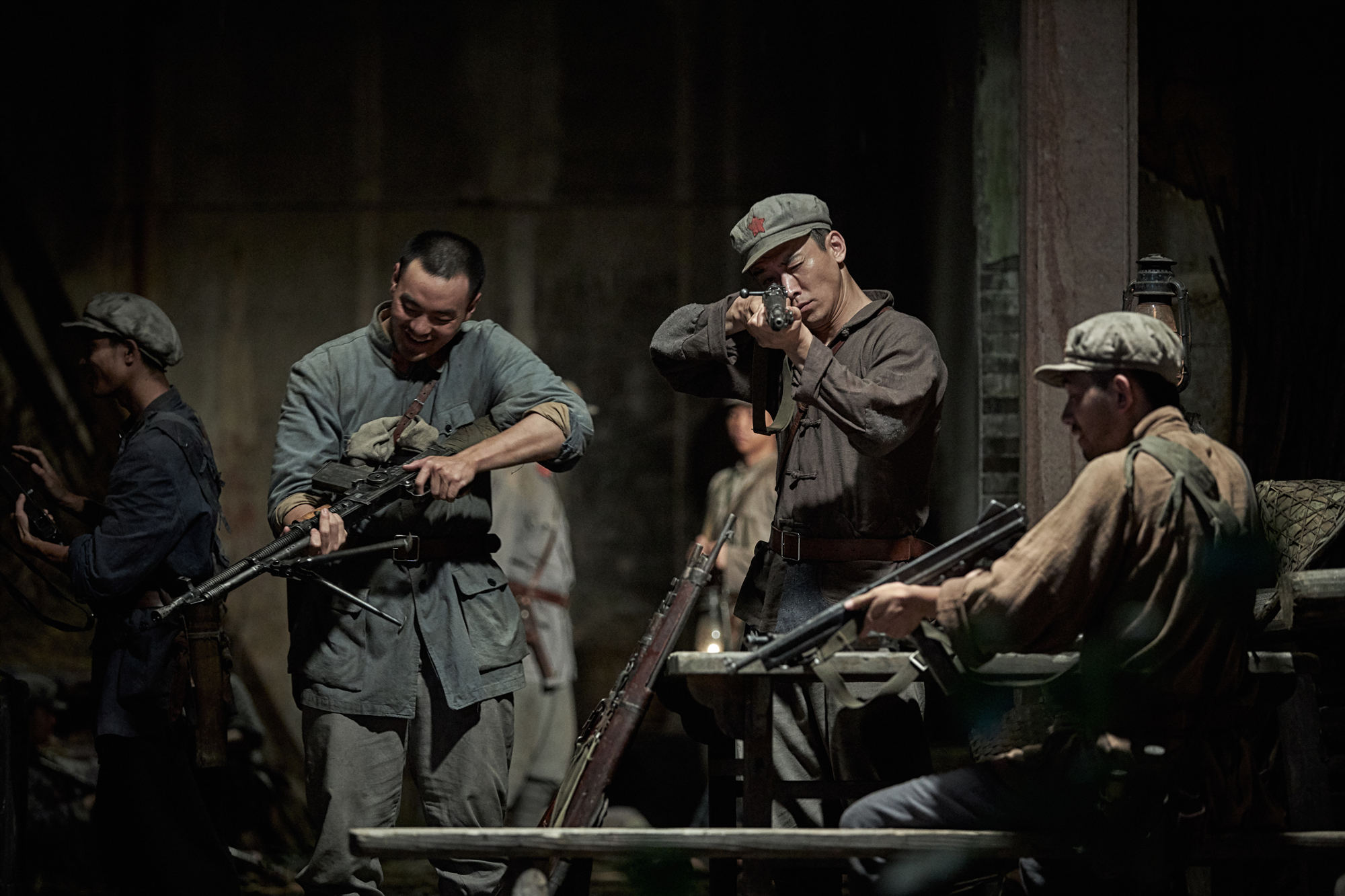 《生死坚守》曝光"浴血奋战"版预告 再现鲜为人知的英雄史诗|生死坚守