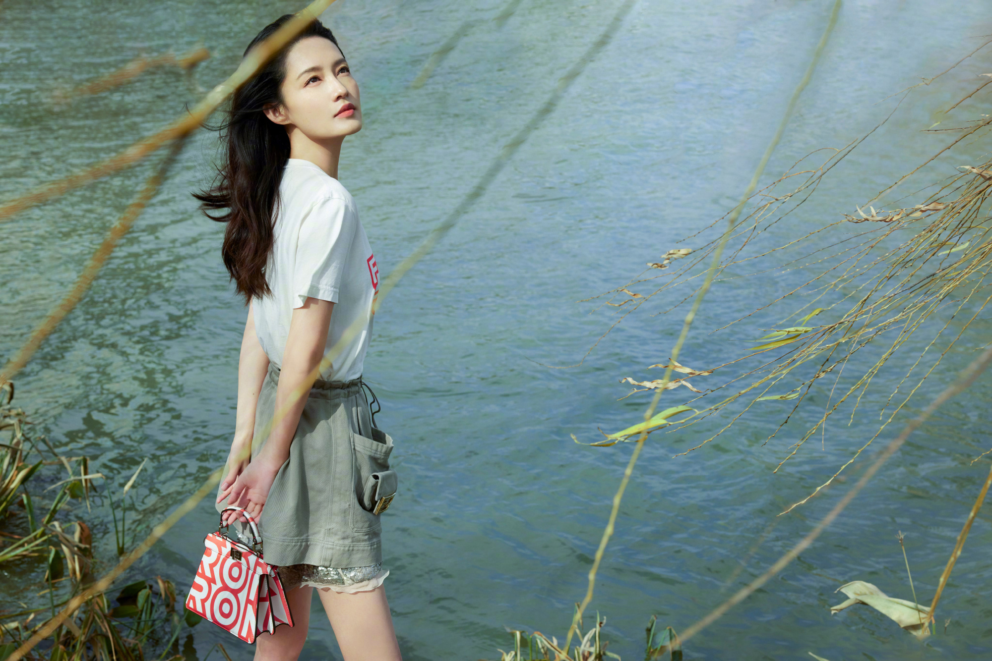 芜湖!又蹲到美女子李沁营业啦!湖光春色,暖阳和煦_高清图集_新浪网