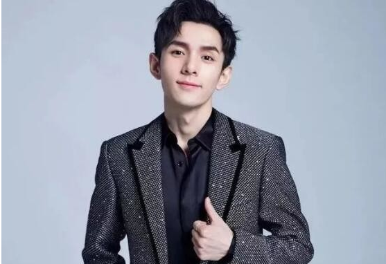 薇娅被封杀后，李佳琦成最大受益者，网曝他已补税17亿休闲区蓝鸢梦想 - Www.slyday.coM