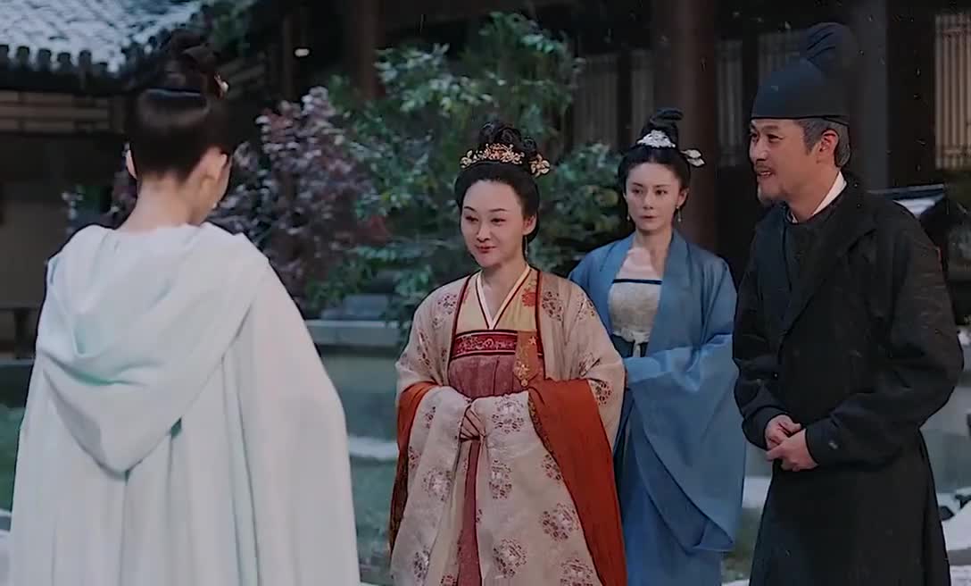 风起霓裳:琉璃能嫁好归宿,珊瑚和继母羡慕嫉妒恨