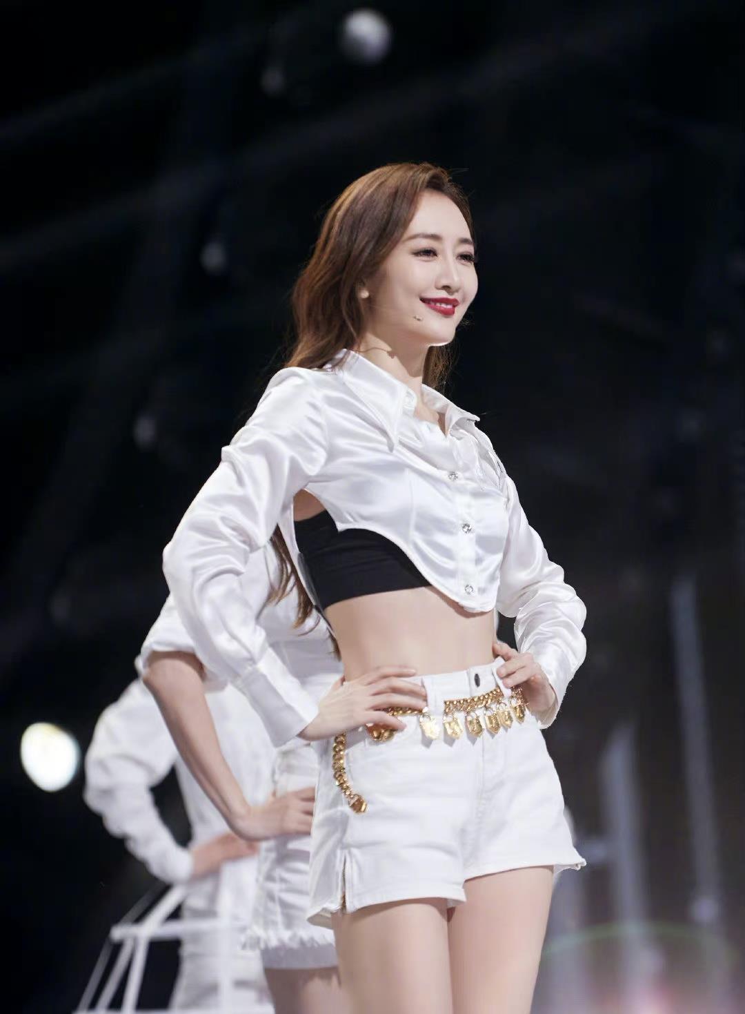 《乘风破浪的姐姐2》迎来总决赛,引发了网友期待休闲区蓝鸢梦想 - Www.slyday.coM 《乘风破浪的姐姐2》迎来总决赛,引发了网友期待休闲区蓝鸢梦想 - Www.slyday.coM