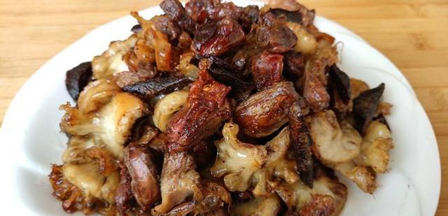 个部位,饭店40几元一盘,其实成本最低,真香|洪洋|鸡冠|连体_新浪新闻