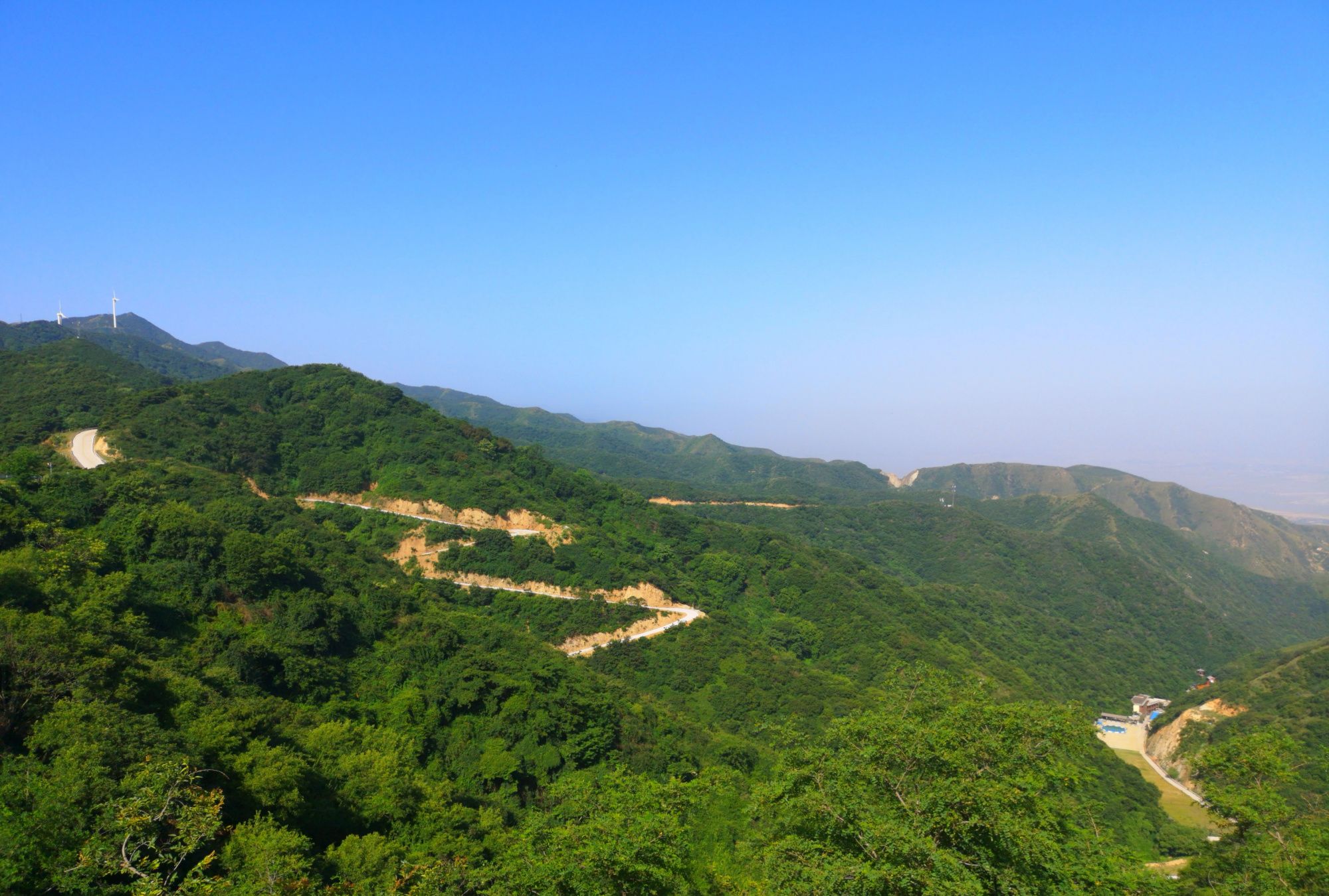 碧空如洗,观无边林海,赏秀美山色～山西中条山自驾游