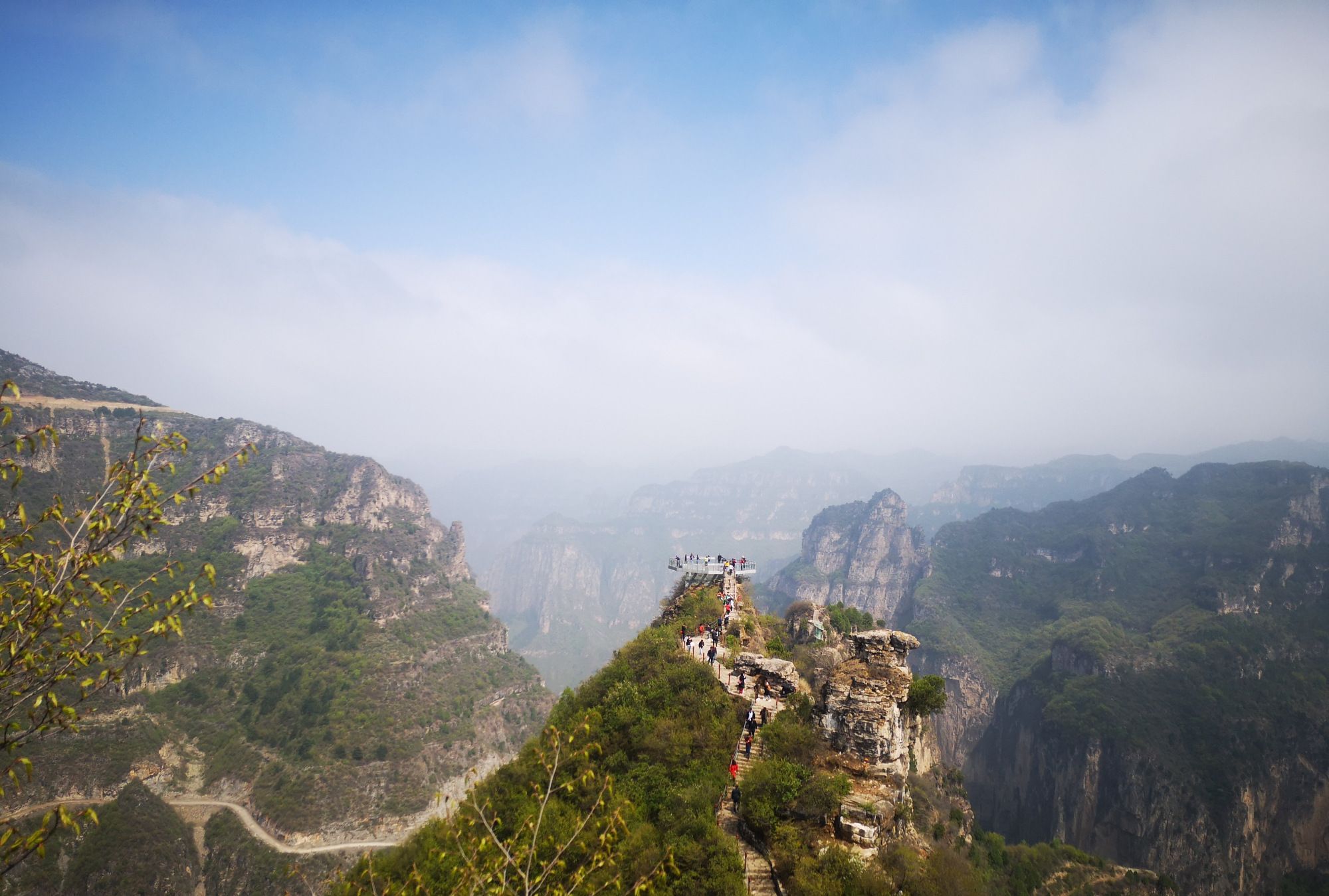 山西平顺虹梯关有一处风景宜人的地方"通天峡"