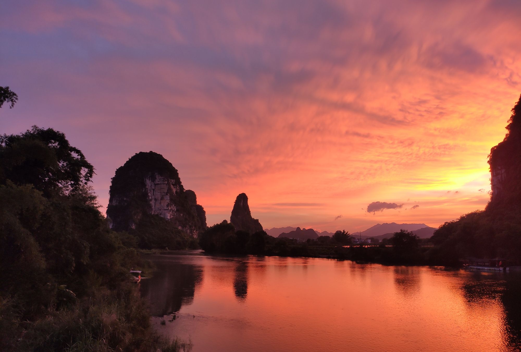 苍山如海,残阳如血