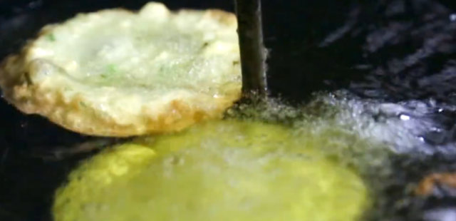 水豆腐,第一次看到这样的吃法,外酥里嫩,好吃停不下来休闲区蓝鸢梦想 - Www.slyday.coM 水豆腐,第一次看到这样的吃法,外酥里嫩,好吃停不下来休闲区蓝鸢梦想 - Www.slyday.coM