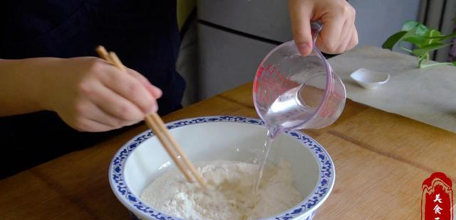 爱吃土家风味烙饼,千万不要错过这公婆饼,皮软馅香越吃越过瘾休闲区蓝鸢梦想 - Www.slyday.coM 爱吃土家风味烙饼,千万不要错过这公婆饼,皮软馅香越吃越过瘾休闲区蓝鸢梦想 - Www.slyday.coM