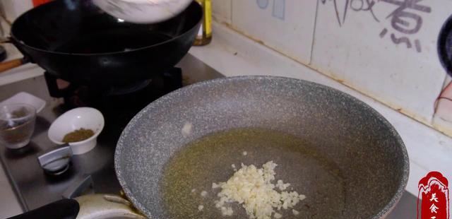 爱吃土家风味烙饼,千万不要错过这公婆饼,皮软馅香越吃越过瘾休闲区蓝鸢梦想 - Www.slyday.coM 爱吃土家风味烙饼,千万不要错过这公婆饼,皮软馅香越吃越过瘾休闲区蓝鸢梦想 - Www.slyday.coM