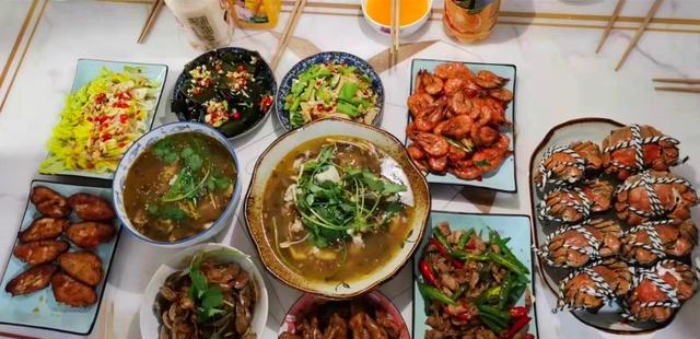 晒周末不同家庭的晚餐，一对比就知道经济情况，最后的让人心疼休闲区蓝鸢梦想 - Www.slyday.coM