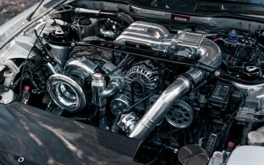 迷人的马自达rx-7