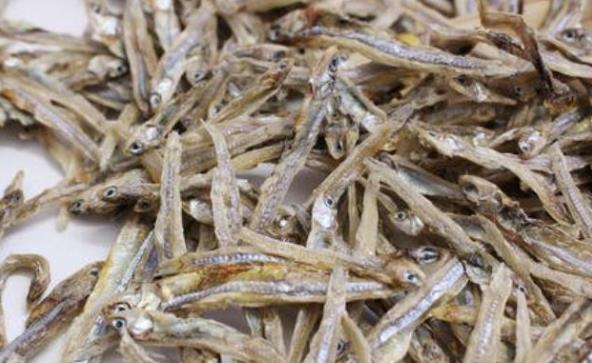 商店里1元一袋的小辣鱼,到底用的是什么鱼?知道真相后心情复杂