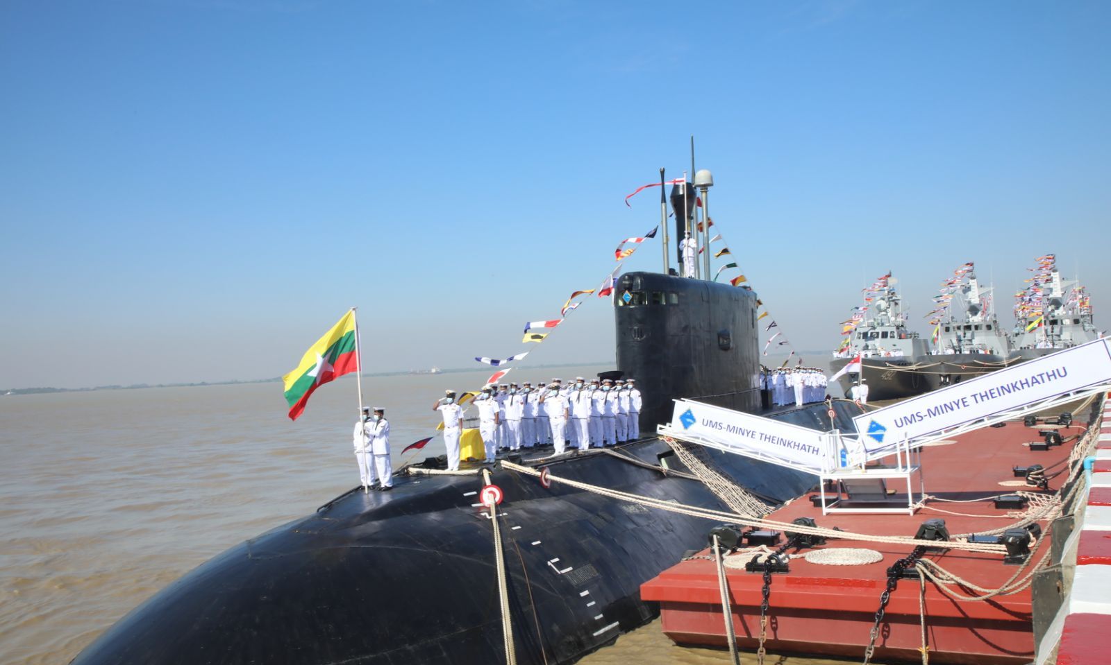 缅甸海军潜艇图片