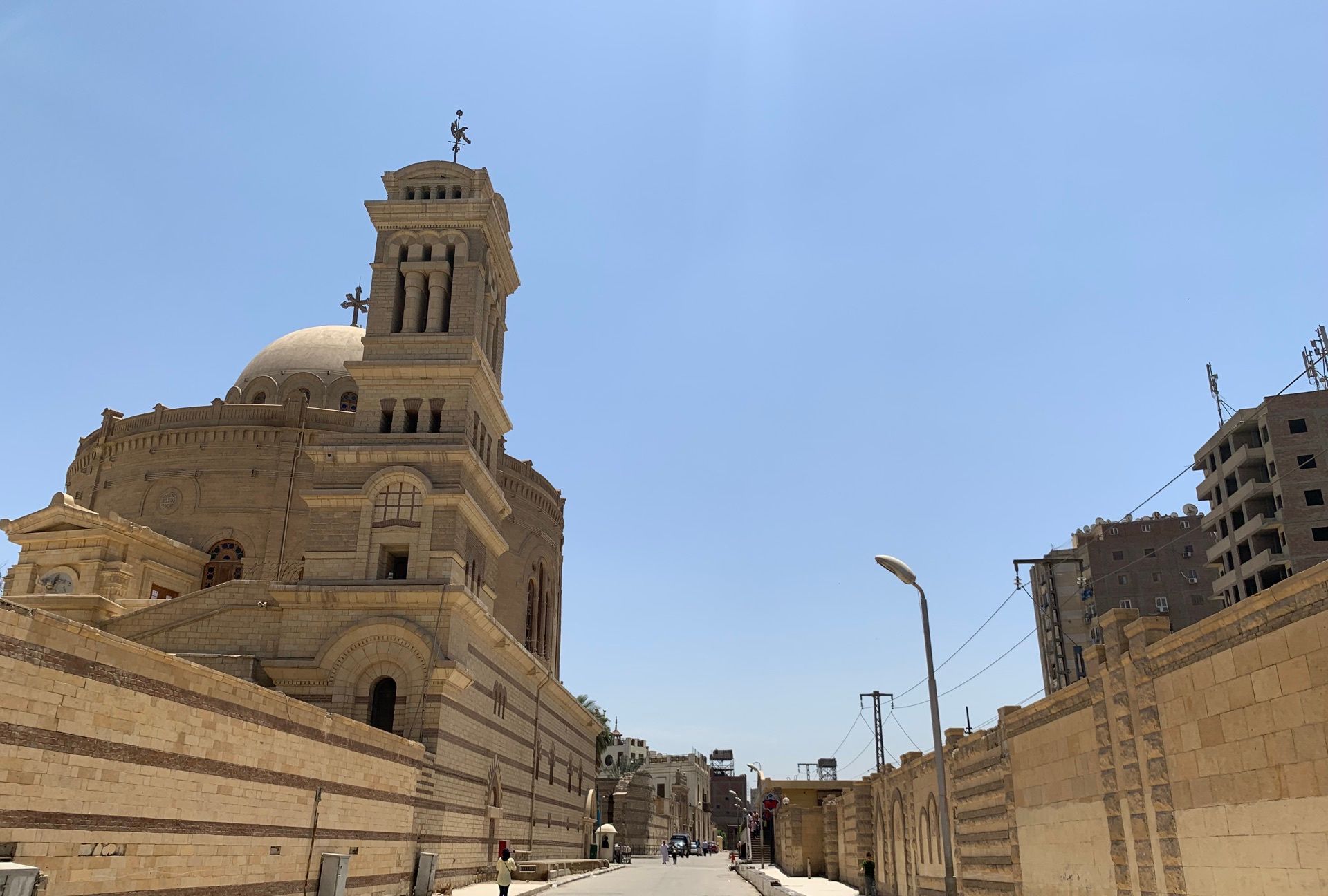 非洲 埃及 开罗 悬挂教堂《圣经》记载耶稣一家曾来此栖身避难