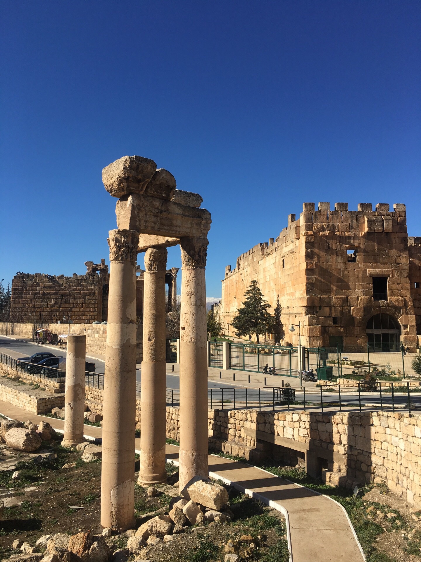 游览西亚黎巴嫩巴勒贝克神庙古罗马神庙遗址