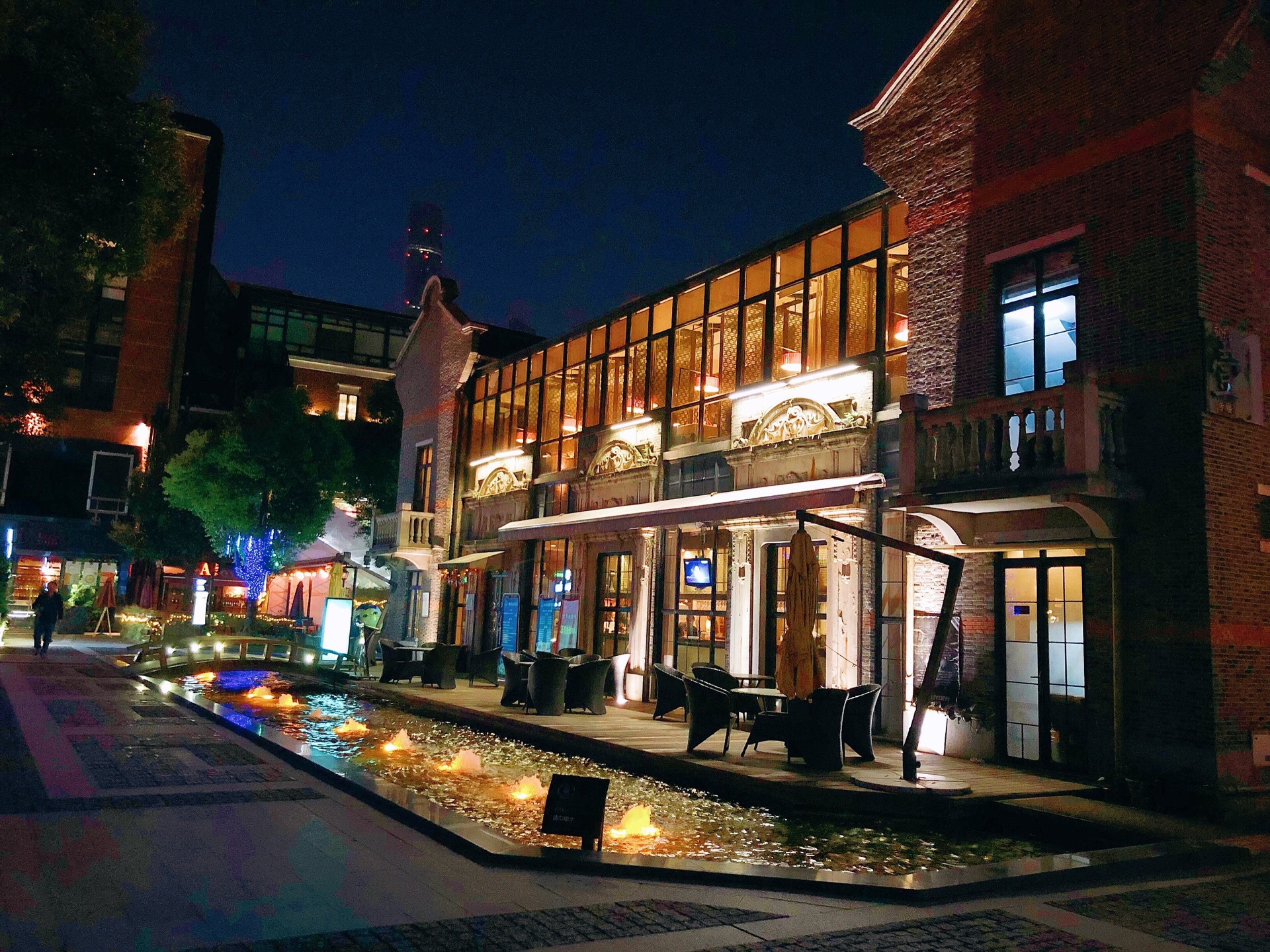 上海市 黄浦区 老码头夜景