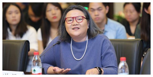 名门痞女洪晃,多谈恋爱多睡男人