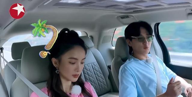 1/ 6东方卫视《完美的夏天》第二季播出,有一段视频是金晨和于小彤的