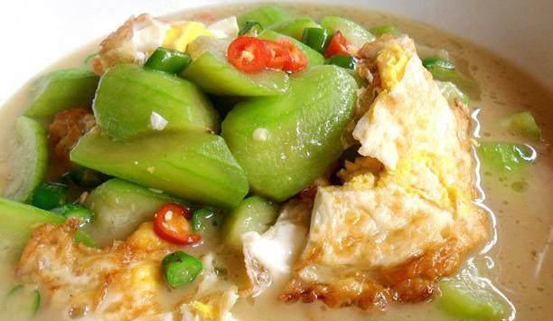 煎荷包蛋煮丝瓜比吃肉好吃100倍上桌全家人都抢着吃