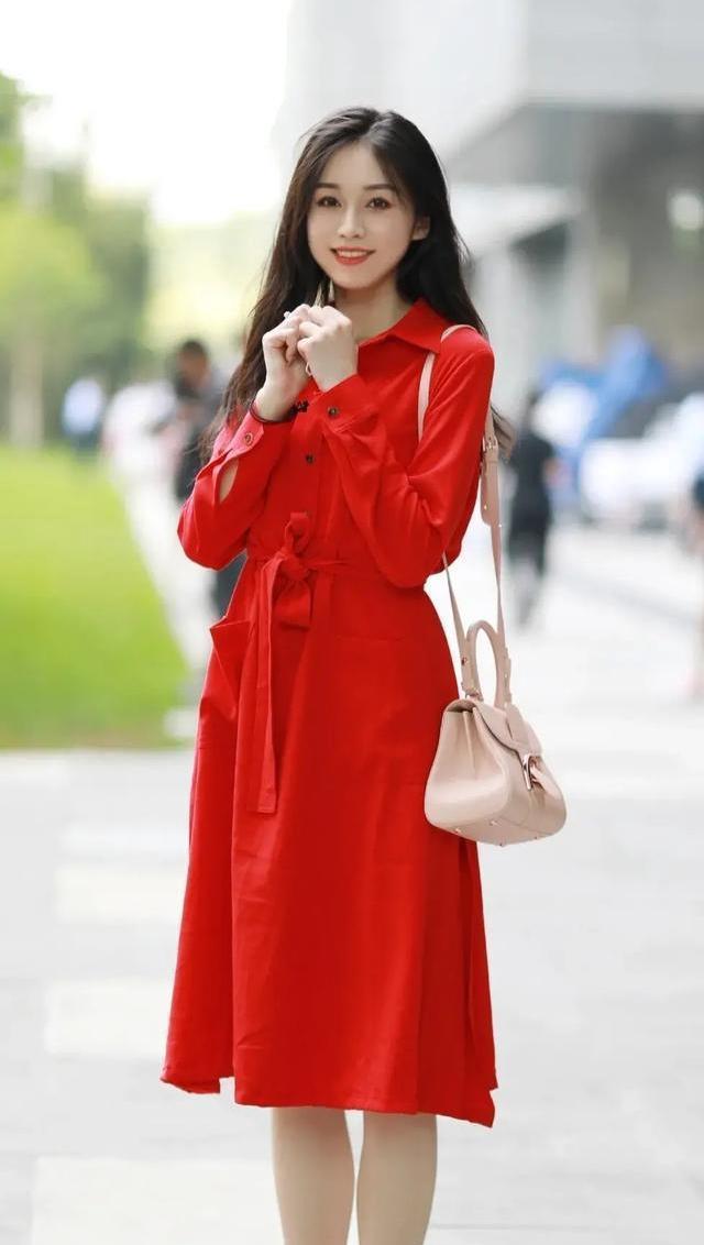 土里土气的红色衣服,穿出现代潮流感,穿出特色
