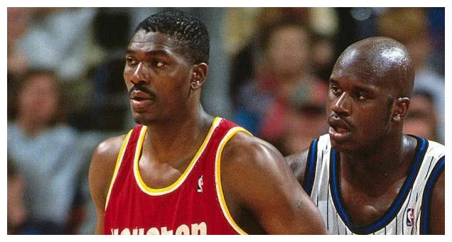 巅峰奥尼尔与奥拉朱旺谁强?对比两人交手数据,差距很明显