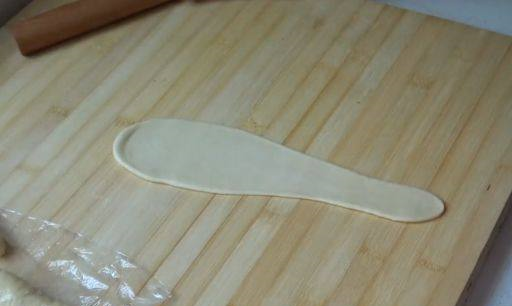 1碗面粉1个鸡蛋，做孩子爱吃的奶油面包卷，绵软醇香，早餐首选休闲区蓝鸢梦想 - Www.slyday.coM