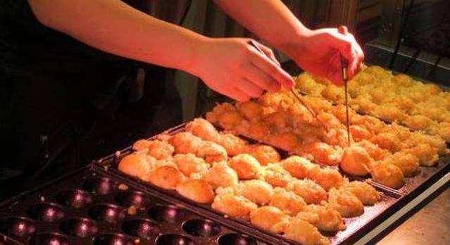 日本一个街头美食风靡了大半个中国！这个用海鲜做的美食你吃过没休闲区蓝鸢梦想 - Www.slyday.coM