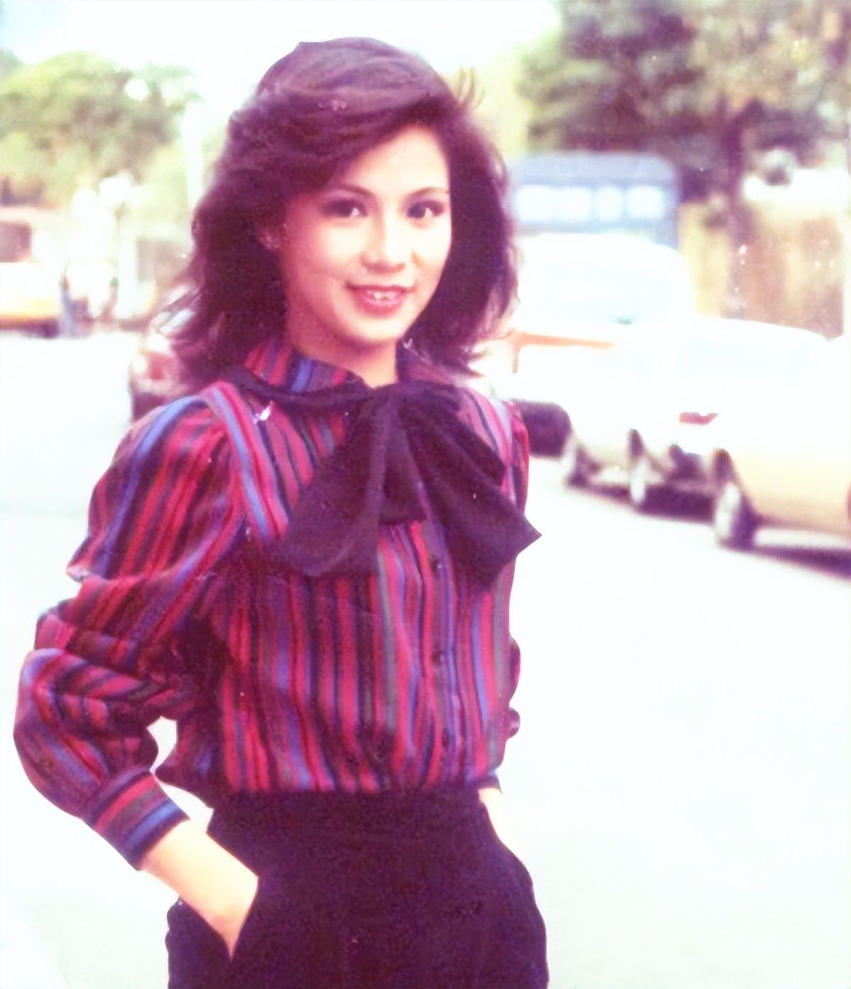 看了翁美玲的怀旧造型蓦然回首再过50年穿衣不如她温婉