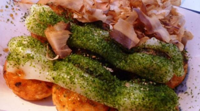 日本一个街头美食风靡了大半个中国！这个用海鲜做的美食你吃过没休闲区蓝鸢梦想 - Www.slyday.coM