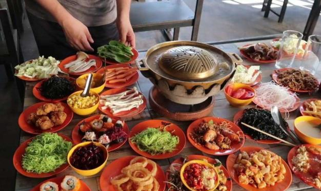 同样是吃自助餐，看了中国的，再看<a href=