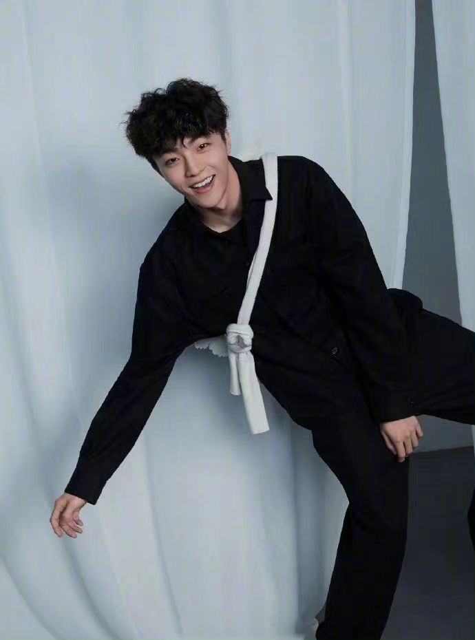 男星卷发造型合集可甜可盐打造松弛凌乱感