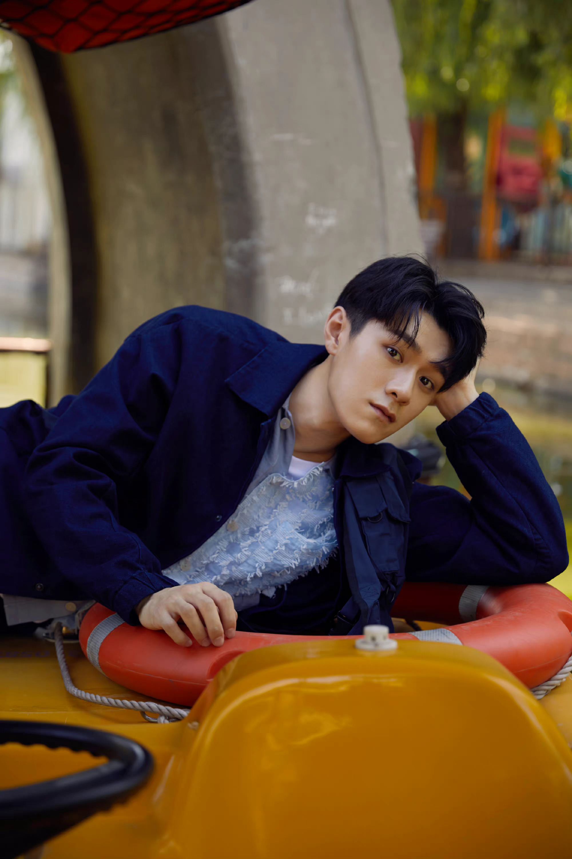 易柏辰童趣风写真休闲装扮清爽舒适元气笑容可爱帅气