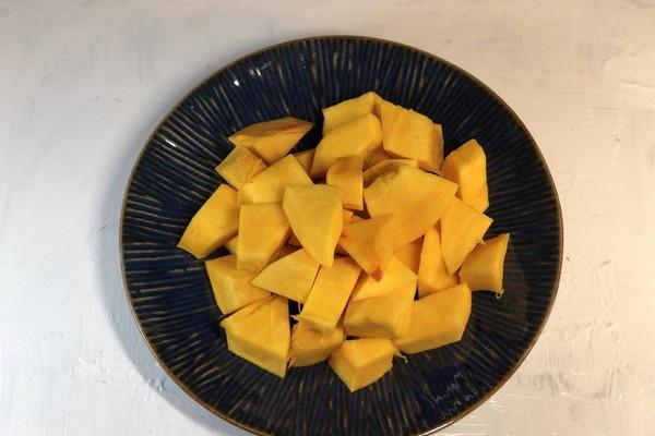 南瓜发糕自己在家就能做,好吃又营养,松软有弹性,不粘牙不塌陷休闲区蓝鸢梦想 - Www.slyday.coM 南瓜发糕自己在家就能做,好吃又营养,松软有弹性,不粘牙不塌陷休闲区蓝鸢梦想 - Www.slyday.coM