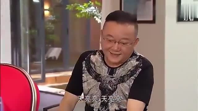 吾儿：关键给麦小小整了,一桌子川菜,麦小小告知自己不能吃辣