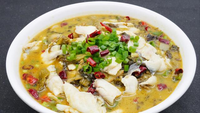 做酸菜鱼,鱼片直接下锅容易碎,大厨给您支一招,嫩滑不散特下饭|鱼片|